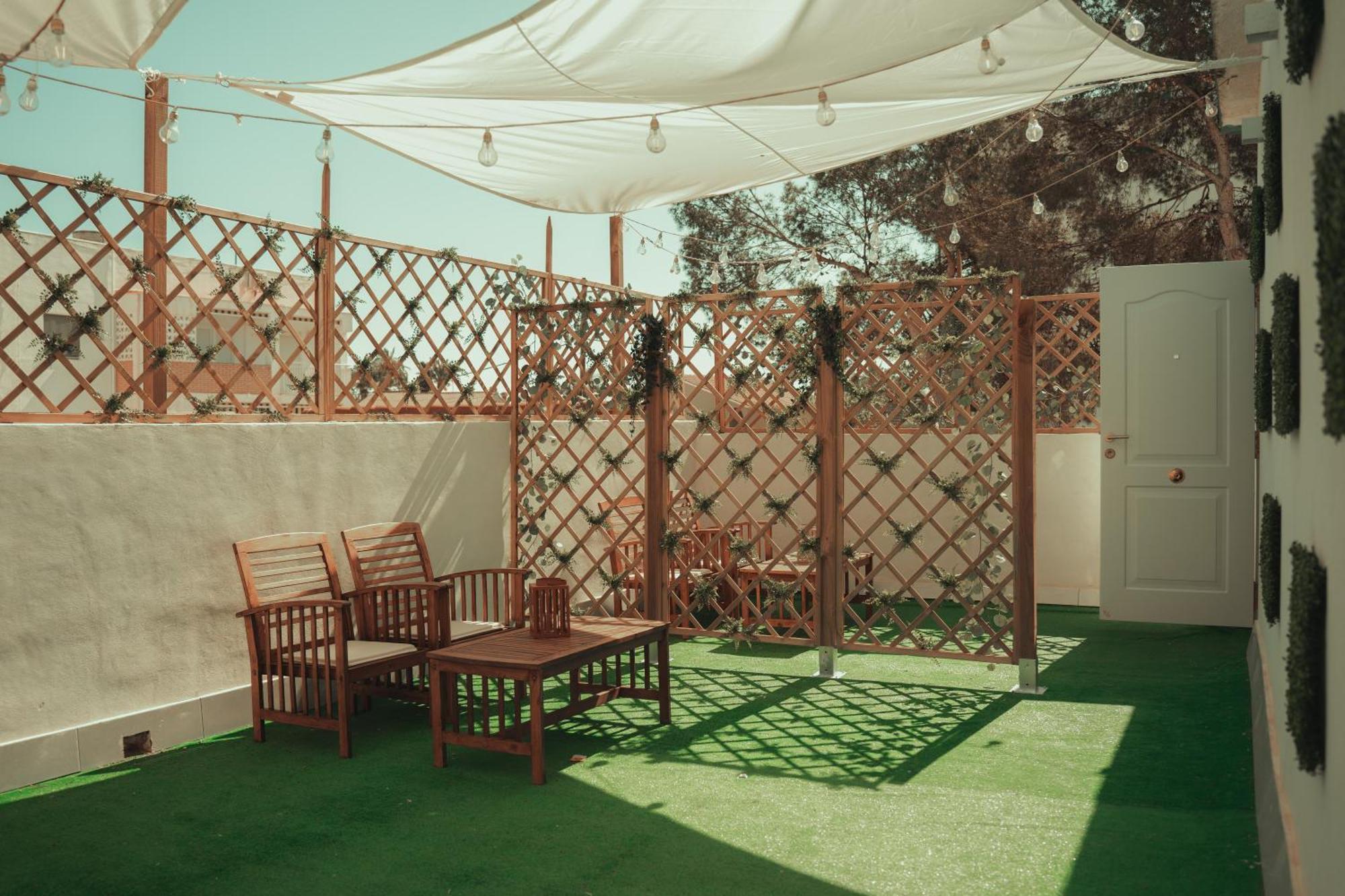 La Siesta Hotel *